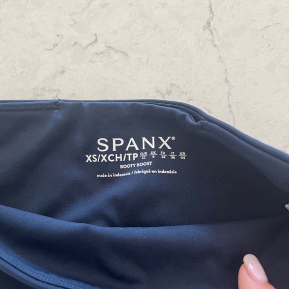 SPANX Booty Boost Active Ankle Flare Pant Navy Blue size XS - Picture 5 of 7